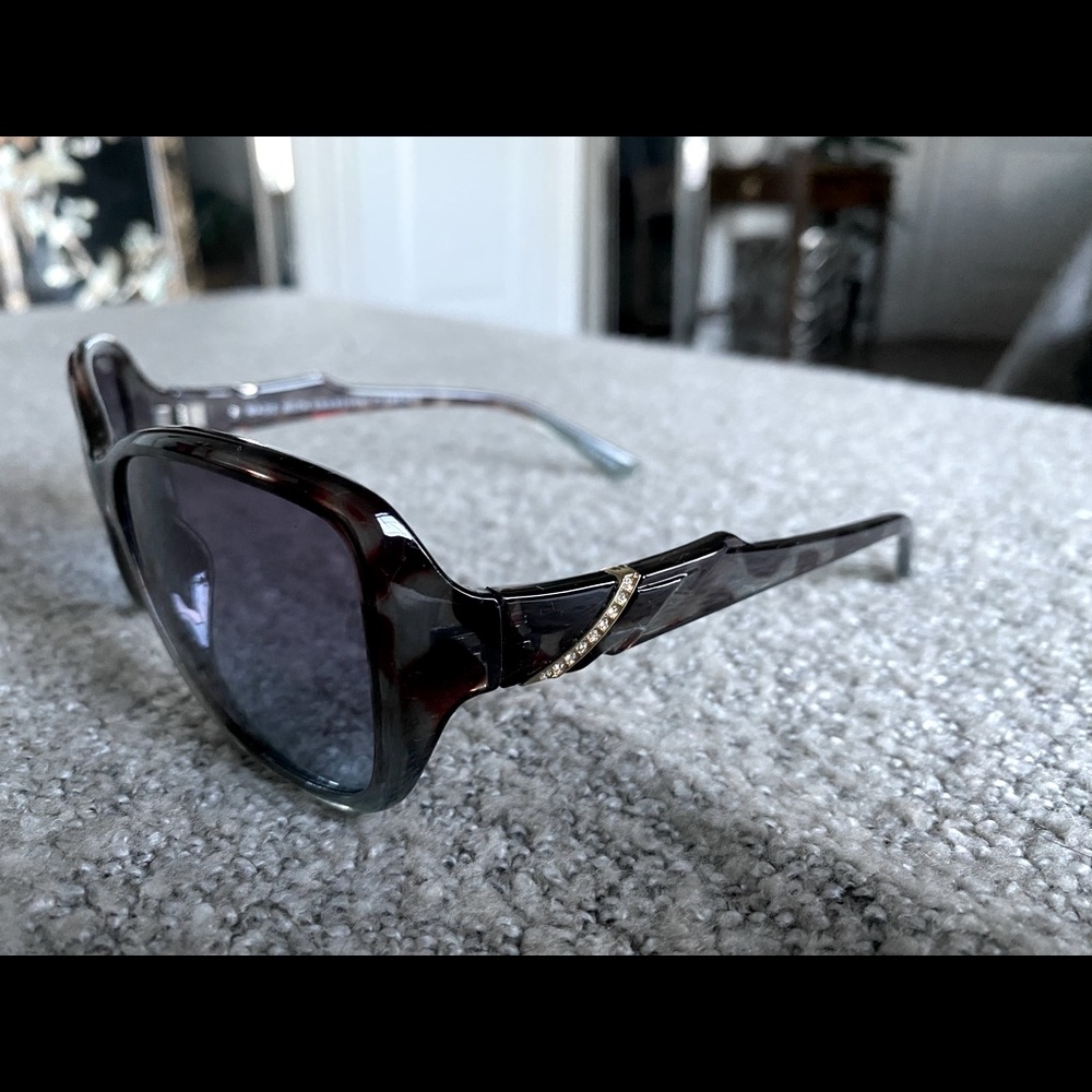 Blue cat-eye sunglasses